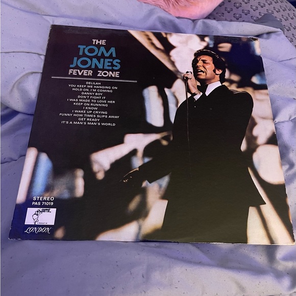 the Tom Jones fever vinyl - Picture 2 of 3